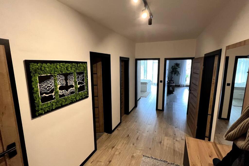 Lake Apartment, 2X Free Garage, 10 Mins To Centre Bratislava Buitenkant foto